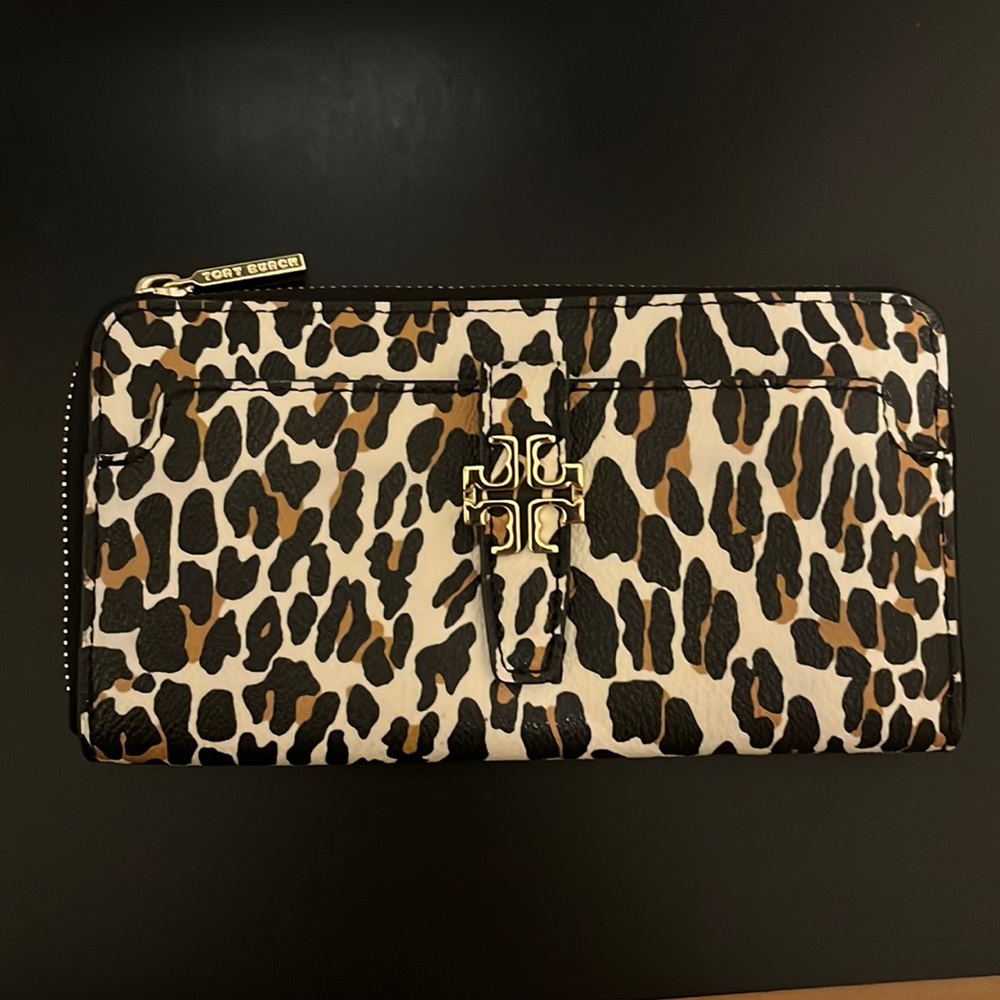 Like new Tory Burch wallet
